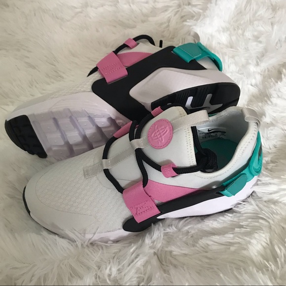 🚨SOLD🚨 Nike Air Huarache City Low - Picture 6 of 8